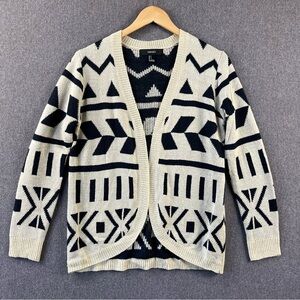 Forever 21 Geometric Knit Cardigan – Black & Cream